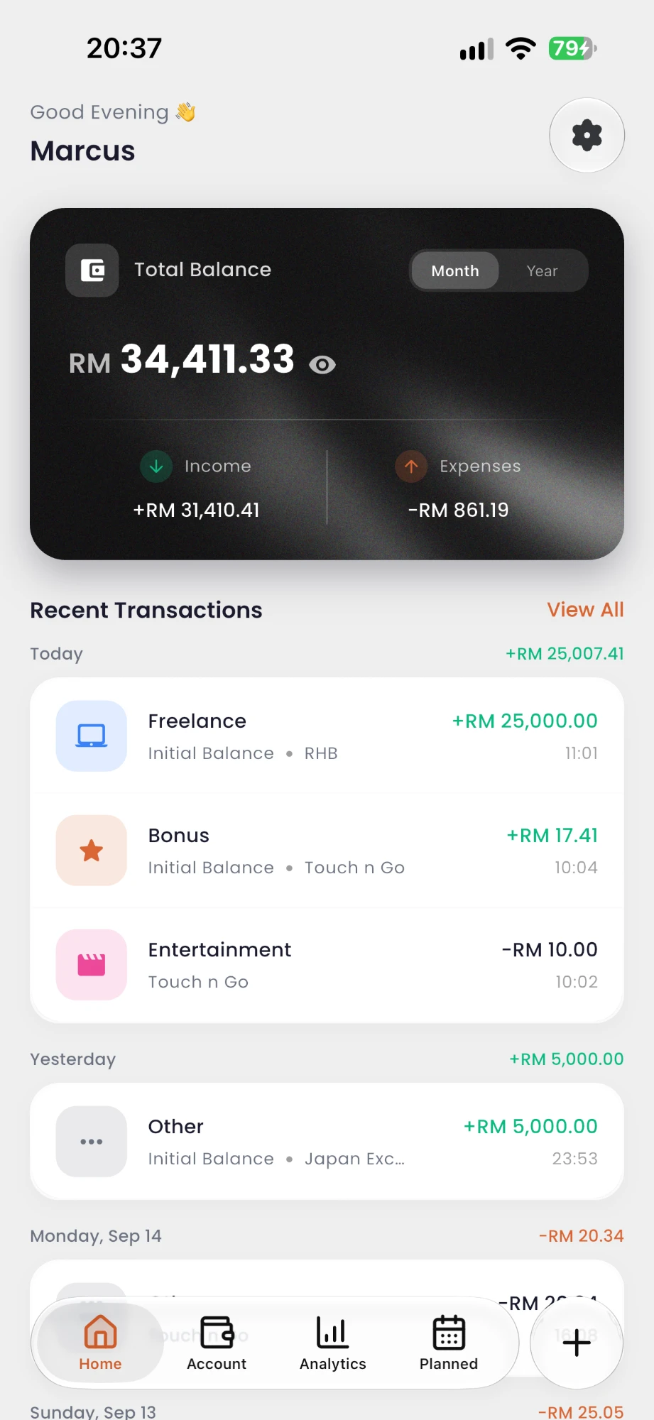 Nano Spend home screen showing total balance, income, expenses and recent transactions